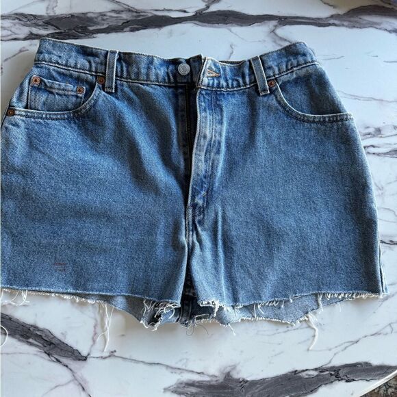 Vintage Levi’s 550 cut offs - Picture 2 of 3